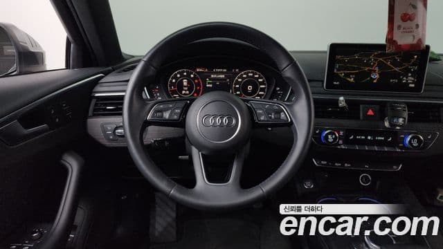Audi A4 2019 — ფოტო 13/20