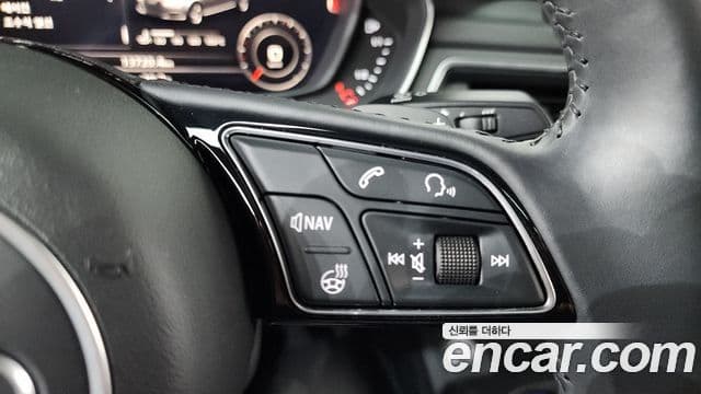 Audi A4 2019 — ფოტო 16/20