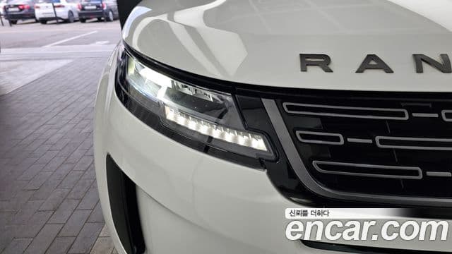 Land Rover Range Rover Evoque 2024 — Photo 10/33