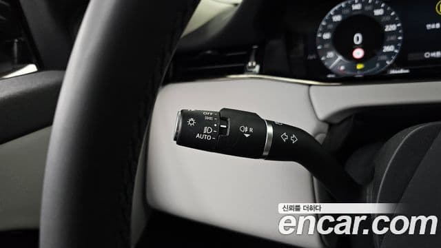 Land Rover Range Rover Evoque 2024 — Photo 21/33