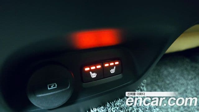 Volvo XC40 2021 — Şəkil 19/20