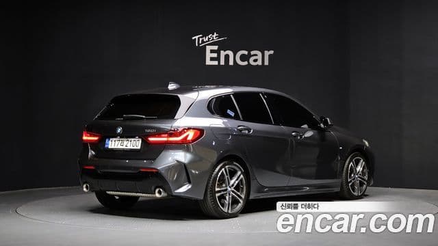 BMW 1 Series 2021 — ფოტო 33/34