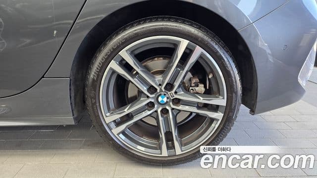 BMW 1 Series 2021 — ფოტო 30/34