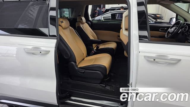 Kia Carnival 2021 — Şəkil 12/20