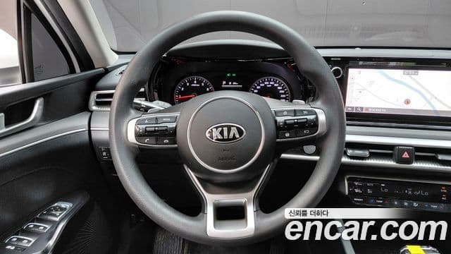 Kia K5 2021 — ფოტო 15/20