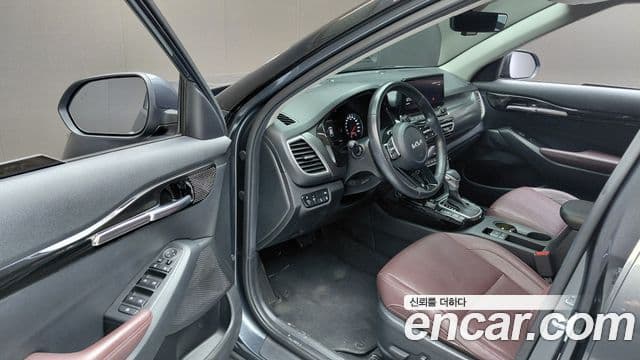 Kia Seltos 2022 — ფოტო 10/20