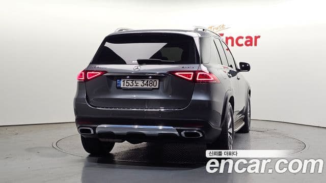 Mercedes-Benz GLE-Class 2021 — ფოტო 4/20