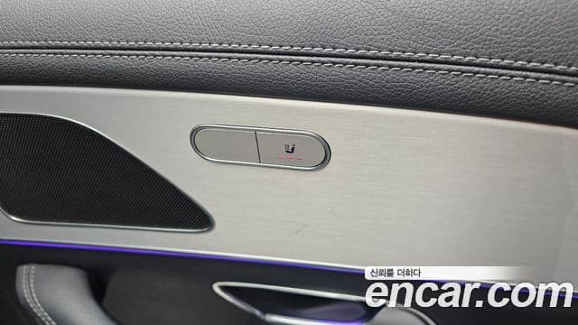 Mercedes-Benz GLE-Class 2021 — ფოტო 18/20