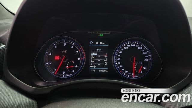 Hyundai Veloster 2021 — ფოტო 8/20