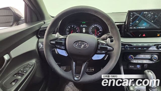 Hyundai Veloster 2021 — ფოტო 13/20
