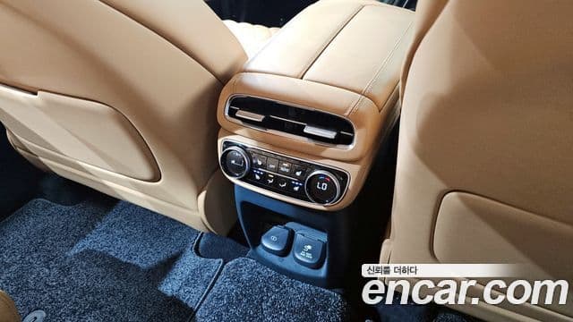 Genesis GV80 2020 — ფოტო 18/20