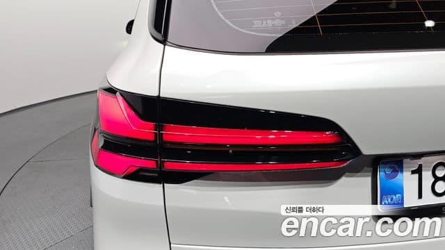 BMW X5M 2025 — Photo 33/33