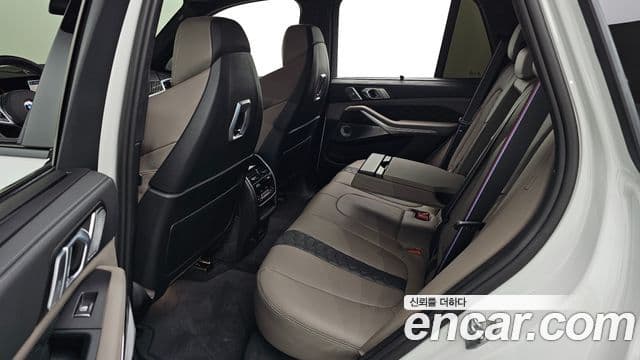 BMW X5M 2025 — Photo 32/33