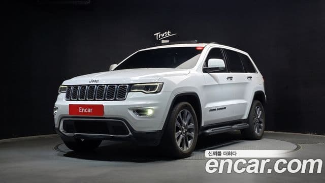 Jeep Grand Cherokee 2018 — ფოტო 1/20