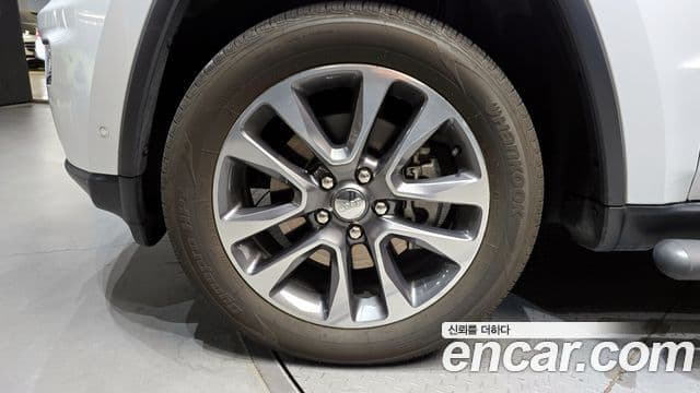 Jeep Grand Cherokee 2018 — ფოტო 5/20