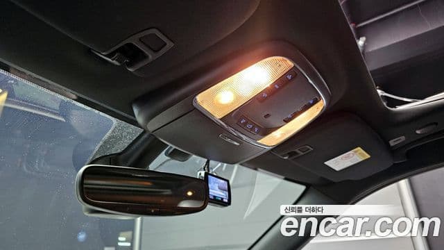 Jeep Grand Cherokee 2018 — ფოტო 17/20