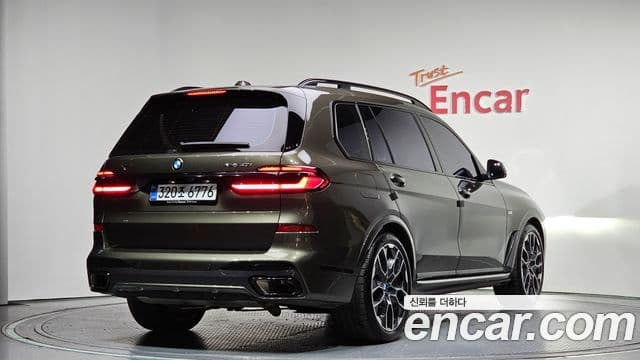BMW X7 2025 — Photo 24/34