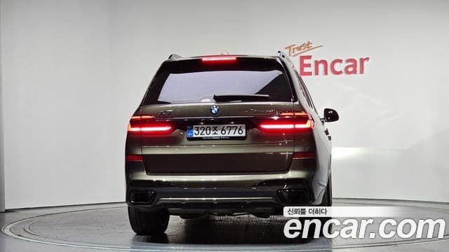 BMW X7 2025 — Photo 25/34