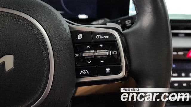 Kia Carnival 2021 — Şəkil 17/20