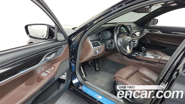 BMW 7 Series 2018 — Фото 10/20