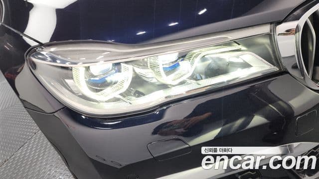 BMW 7 Series 2018 — Photo 31/43