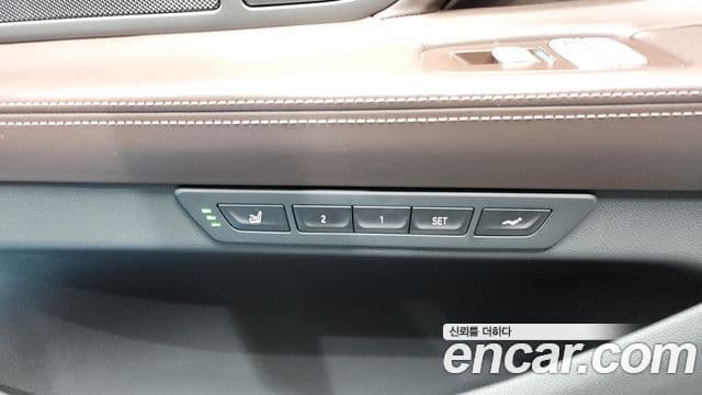 BMW 7 Series 2018 — Photo 22/43