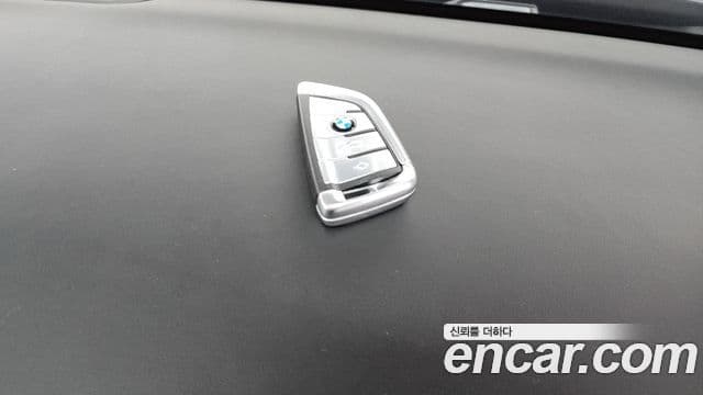 BMW 7 Series 2018 — Photo 2/43