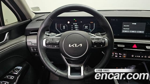 Kia K5 2023 — Şəkil 13/20