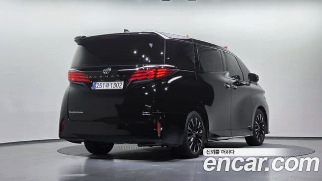 Toyota Alphard 2025 — Фото 2/20
