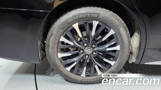 Toyota Alphard 2025 — Фото 5/20