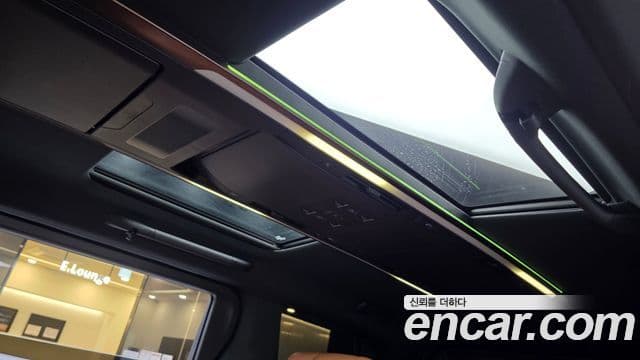 Toyota Alphard 2025 — Фото 18/20
