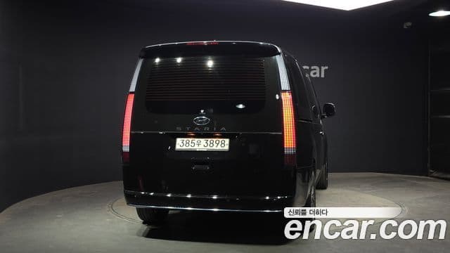 Hyundai Staria 2023 — ფოტო 4/20