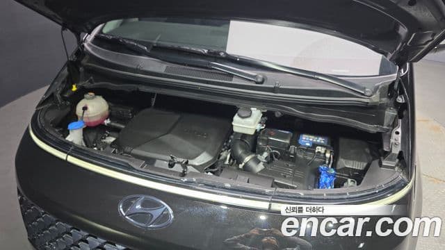 Hyundai Staria 2023 — ფოტო 6/20