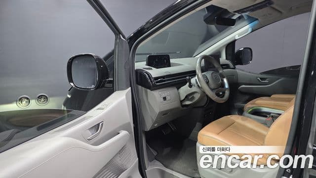 Hyundai Staria 2023 — ფოტო 10/20