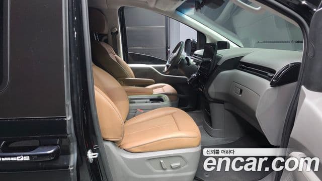Hyundai Staria 2023 — ფოტო 11/20