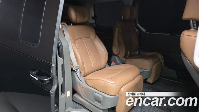 Hyundai Staria 2023 — ფოტო 12/20