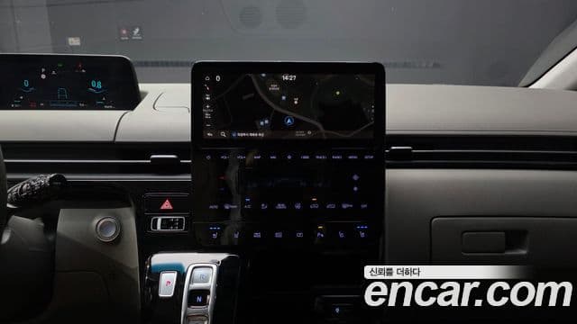 Hyundai Staria 2023 — ფოტო 14/20