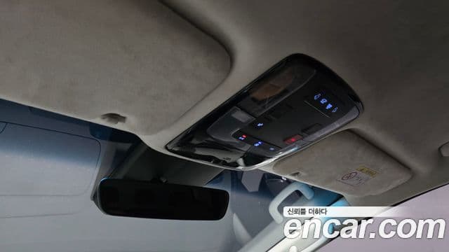 Hyundai Staria 2023 — ფოტო 18/20
