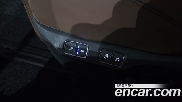 Hyundai Staria 2023 — ფოტო 19/20