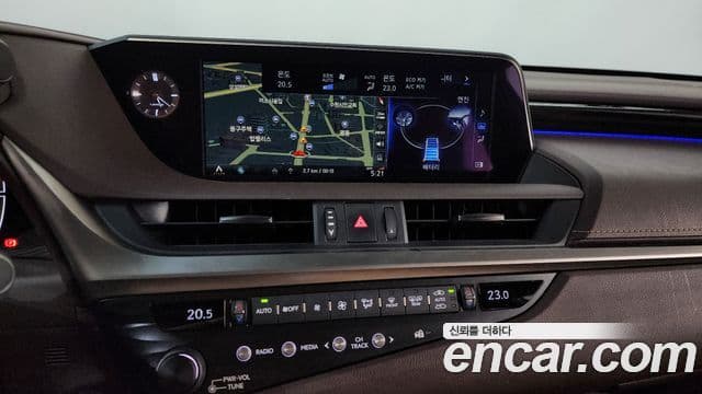 Lexus ES300h 2019 — Фото 12/20
