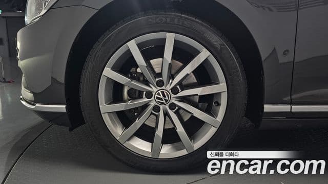 Volkswagen Passat GT 2022 — Şəkil 9/37