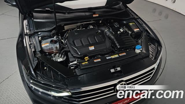 Volkswagen Passat GT 2022 — Şəkil 21/37
