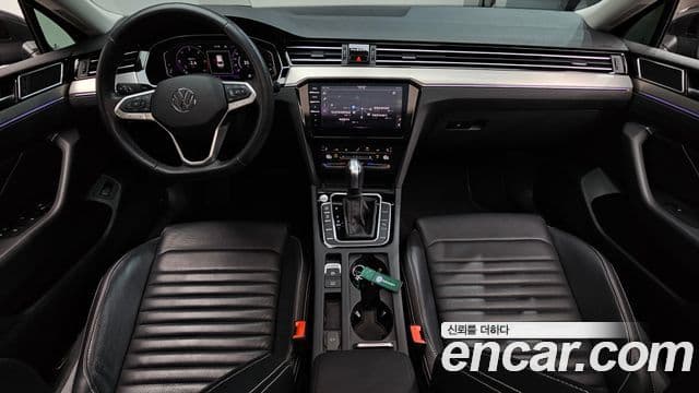 Volkswagen Passat GT 2022 — Şəkil 22/37