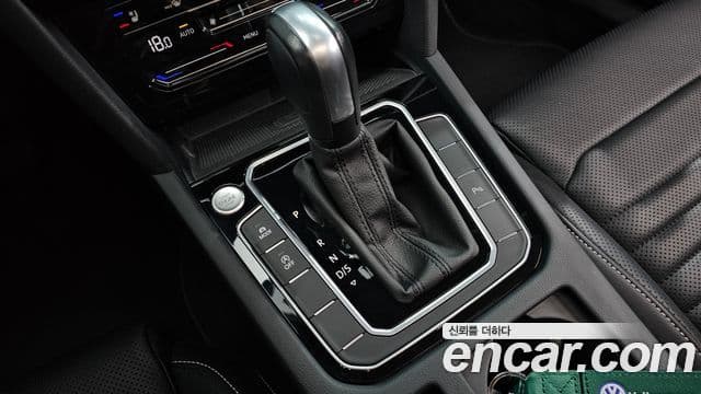 Volkswagen Passat GT 2022 — Şəkil 37/37