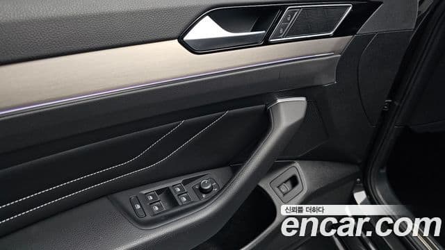 Volkswagen Passat GT 2022 — Şəkil 17/37