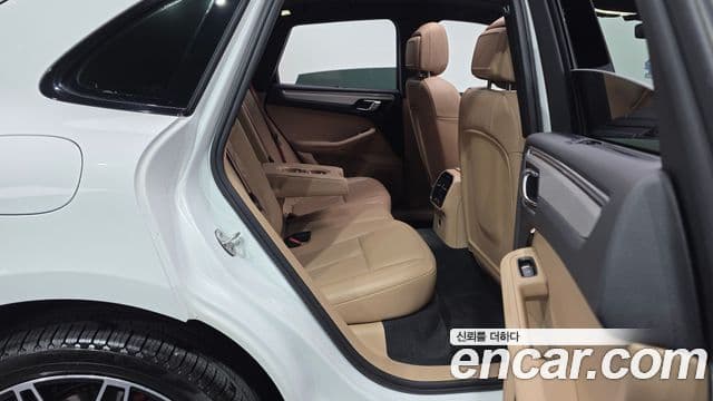 Porsche Macan 2023 — Şəkil 11/20