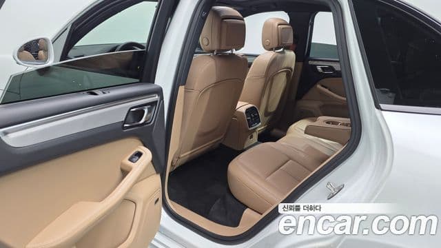 Porsche Macan 2023 — Şəkil 12/20