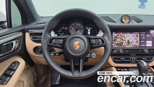 Porsche Macan 2023 — Şəkil 13/20