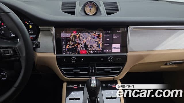 Porsche Macan 2023 — Şəkil 14/20