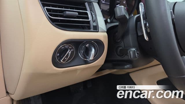 Porsche Macan 2023 — Photo 18/32